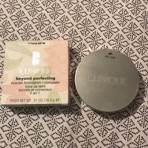 Clinique Beyond Perfecting Powder+Concealer